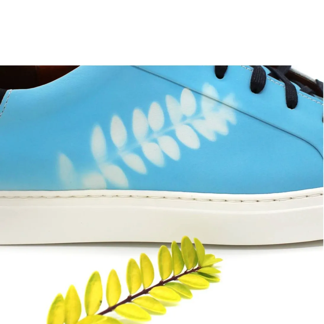 LACUZZO Colour Change Italian Leather Trainer in Blue