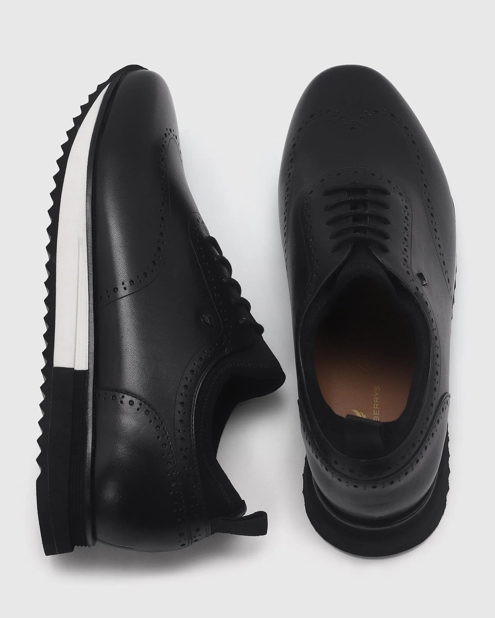 Leather Casual Black Solid Sneakers - Prola